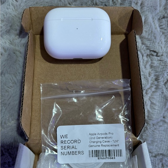 Brand new 2nd gen Apple AirPod pros charging case